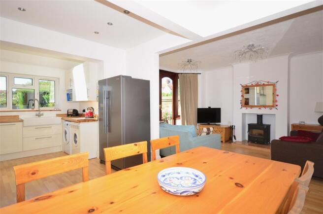 Kitchen/Dining Area