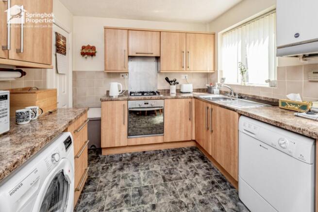 2 bed Semi-Detached for sale Image 4