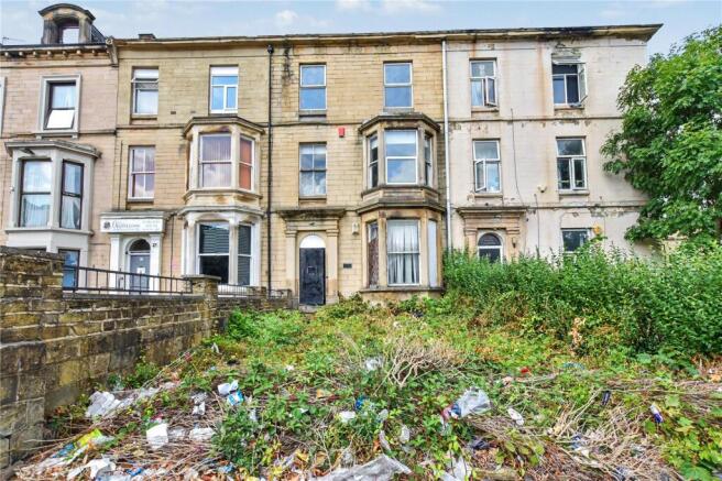 6 bed Terraced for sale in bradford
