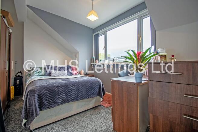 6 bed Terraced to rent Image 9