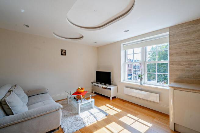 8436025-interior04-800