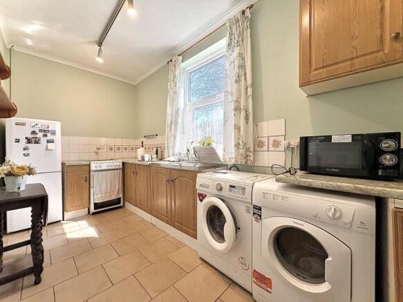 Sedgley Road, W, Woodsetton, DY1 4LJ photo 5