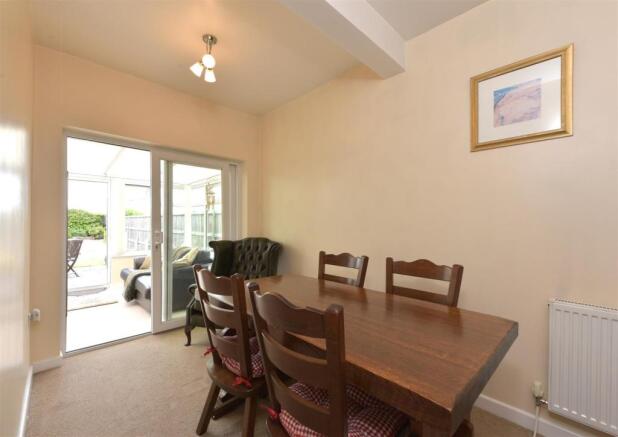 Dining room.jpg
