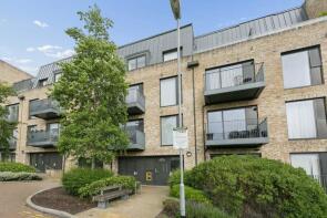 Flat 8, 3 Twinn Building, Regiment Hill, Mill Hill, London NW7 1FS