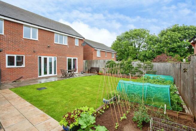4 bed Detached for sale Image 4