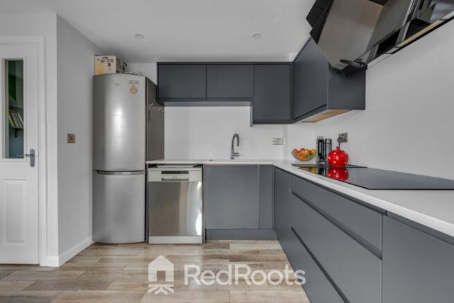 4 bed Town House for sale Image 5