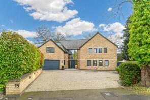 15, Chantry Close, Northampton NN3 9EG