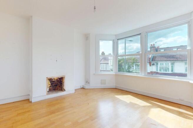 Flat B, 9 Gainsborough Road, North Finchley, London, N12 8AA