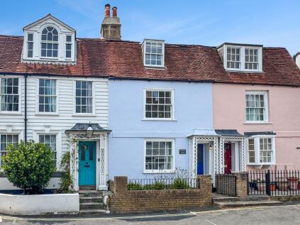 Castle Road, Cowes, PO31