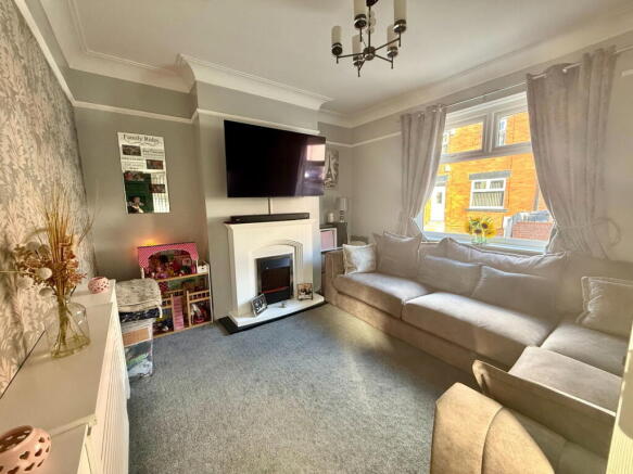 3 bed Semi-Detached for sale Image 4