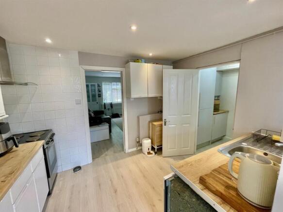 100 Dellsome Kitchen 2.jpg