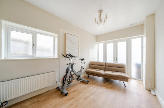 4 bed Semi-Detached for sale Image 8
