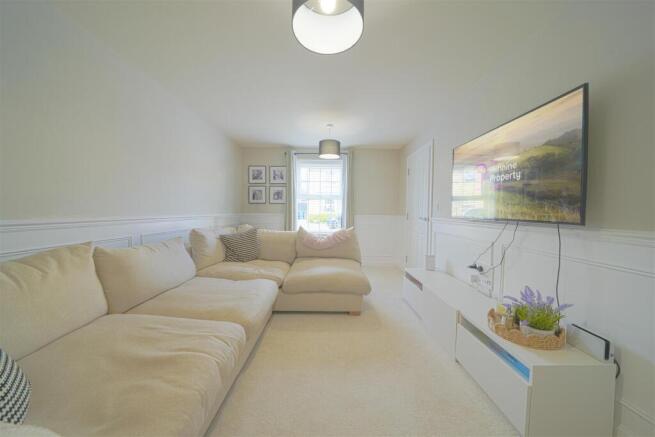 4 bed Detached for sale Image 6