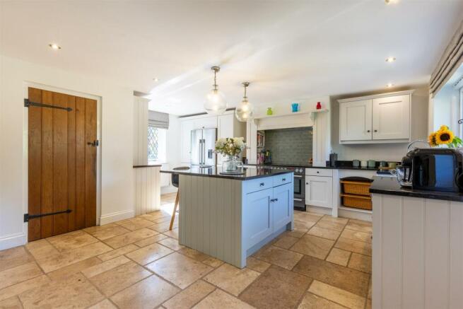 WrenburyCourt-10.jpg