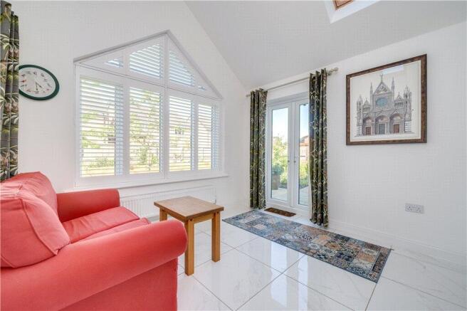 5 bed Detached for sale Image 7