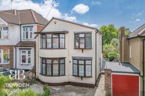 7, Heatherley Drive, Clayhall, Ilford IG5 0JF