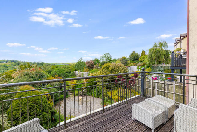 15 Decked Balcony
