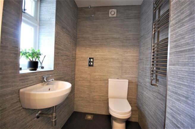 Refitted Wet Room/Wc