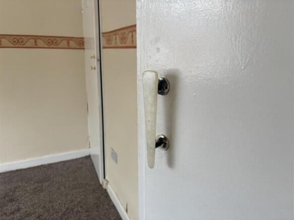 3 bed Terraced for sale Image 11