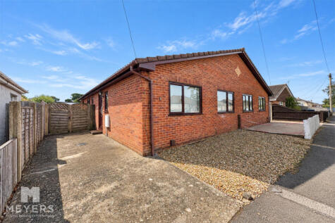 Stroud Park Avenue, Christchurch, BH23 3
