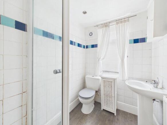 4 bed Terraced for sale Image 6
