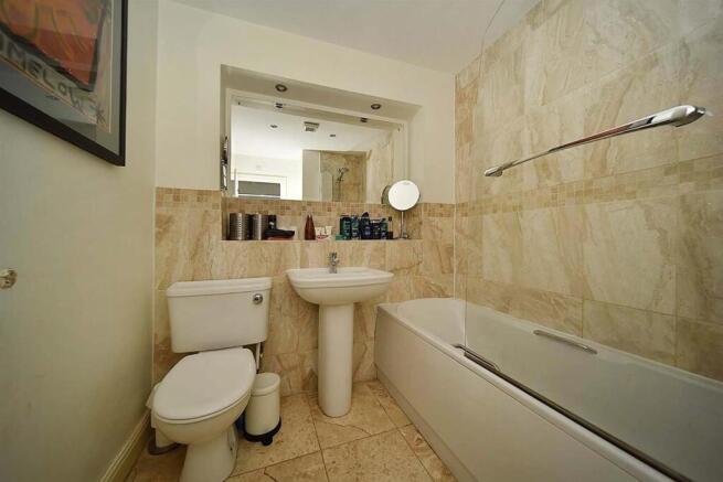 BATHROOM/WC