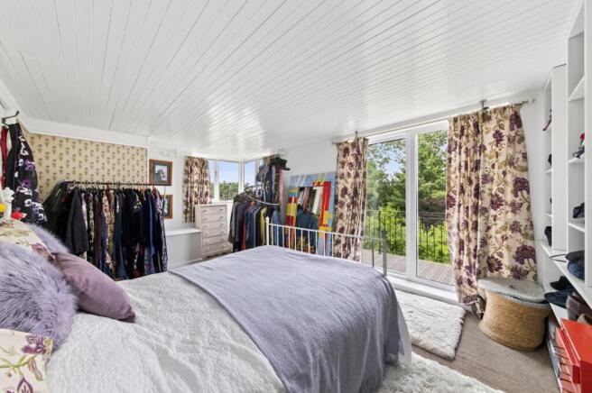 3 bed Terraced for sale Image 11