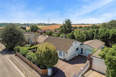 First Avenue, Clanfield