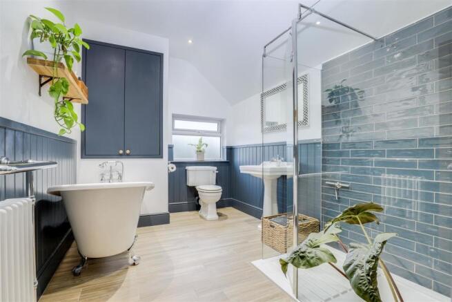 Bathroom.jpg
