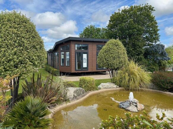Prestige Glass House 2023 Car0062460 137847206.jpe