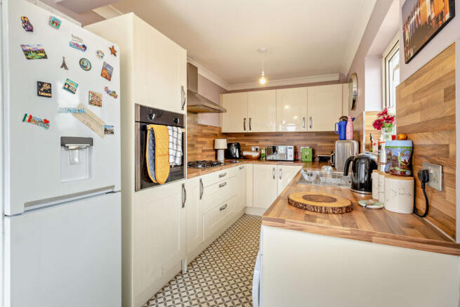 3 bed Semi-Detached for sale Image 4
