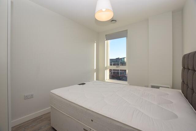 2 bed Apartment to rent Image 7