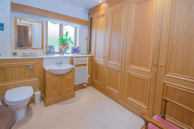 CLOAKROOM/WC