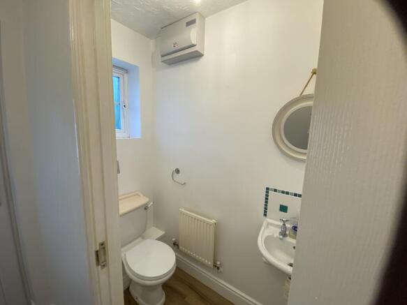 Cloakroom/wc