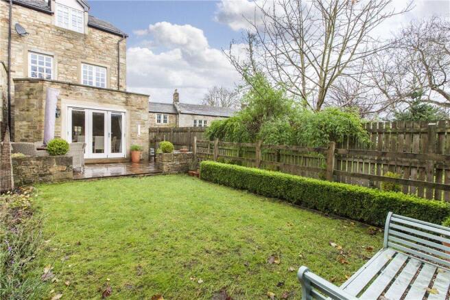 Terrace & Level Lawn
