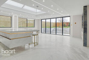 70, Church Leys, Harlow CM18 6DB