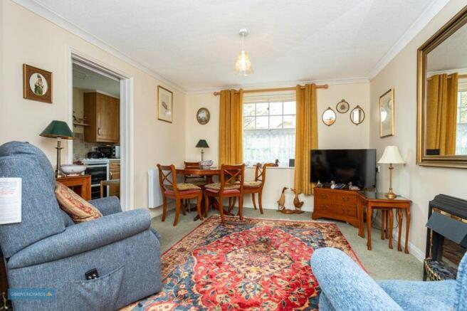 Sitting/Dining Room