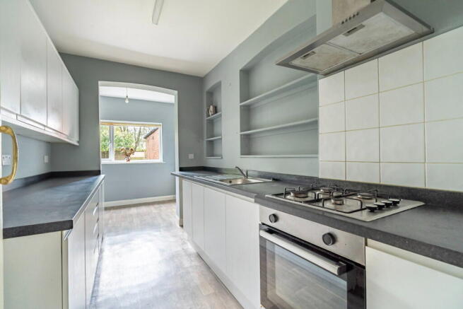 4 bed Semi-Detached for sale Image 4