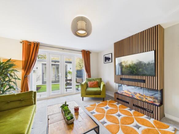 CAM02093G0-PR0072-STILL003