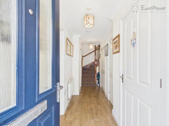 EWEMOVE TIVERTON - WOODLAND CLOSE