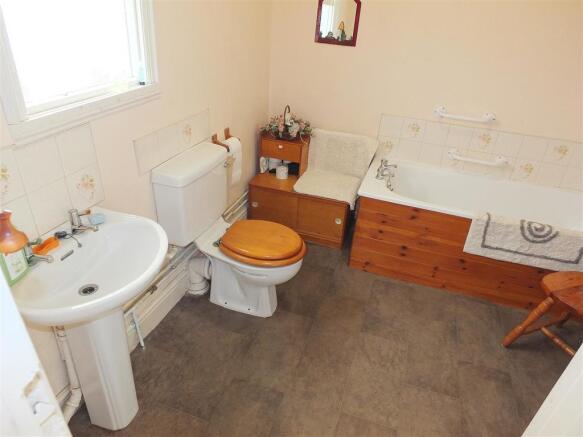Downstairs Bathroom.jpg