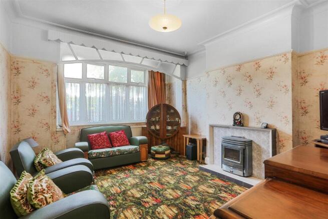 1545389575 - 11 Vermont Road, SM1 - 14.jpg