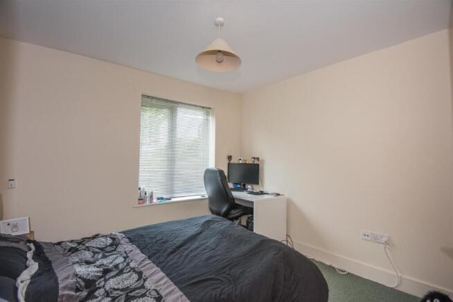 1 bed Apartment to rent Image 5