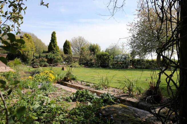 048 Gardens.JPG