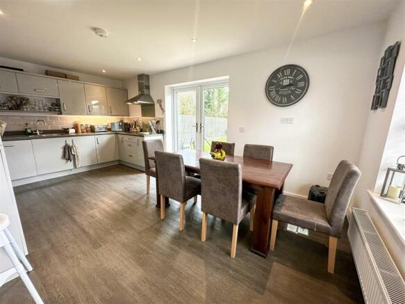 KITCHEN/DINER