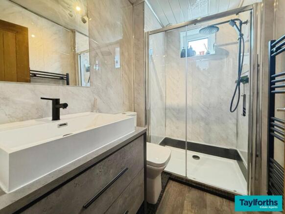 3 bed Terraced for sale Image 10