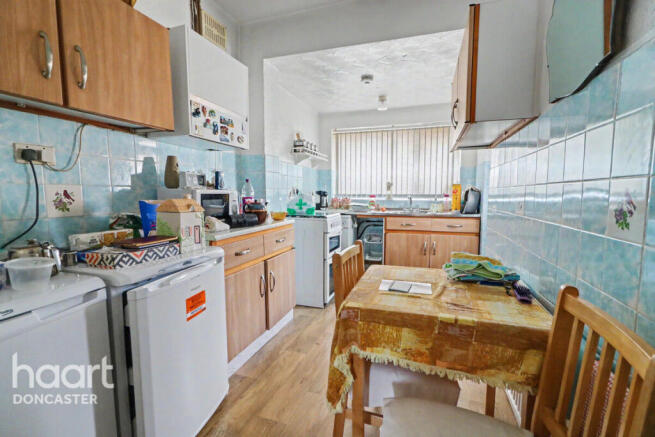 3 bed Semi-Detached for sale Image 6