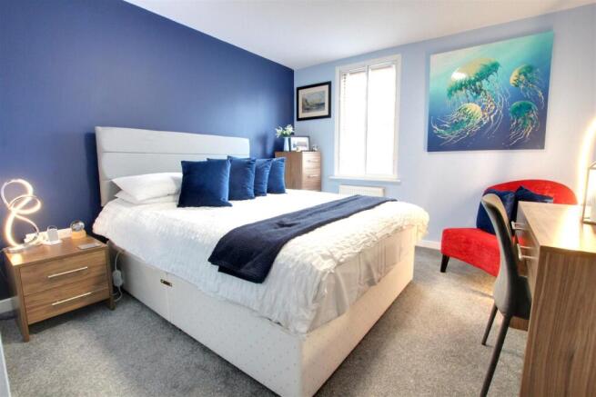 2 bed Flat for sale Image 9