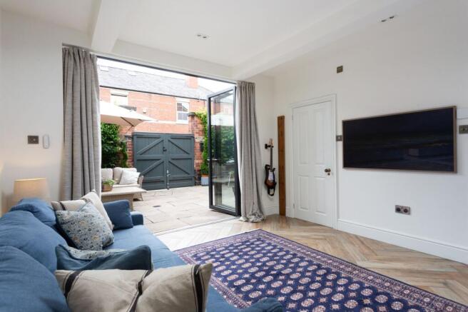 4 bed Semi-Detached for sale Image 12