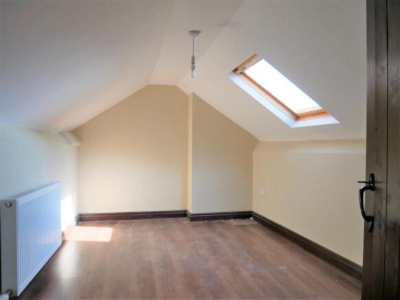 bedroom 3.JPG